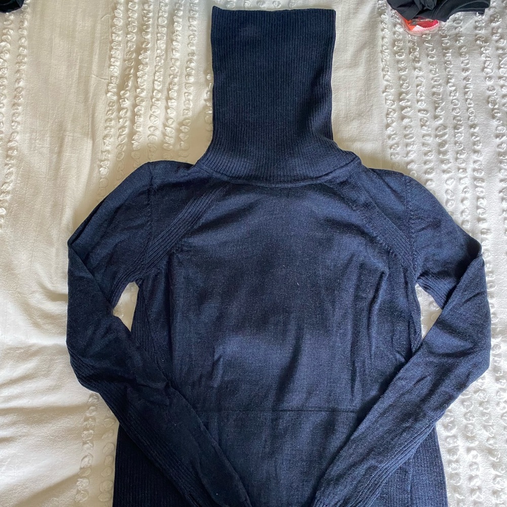 Lululemon Navy Turtleneck Pullover / Sweater
